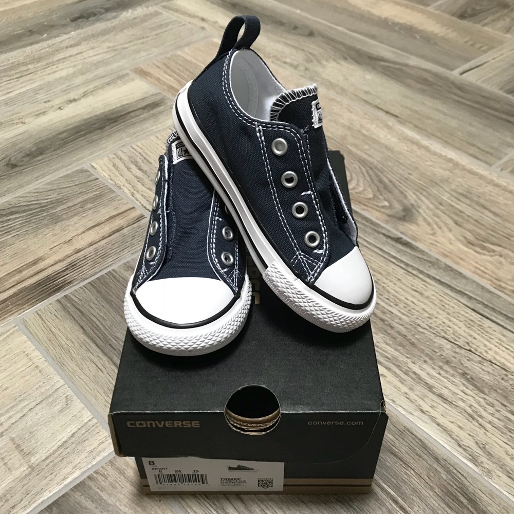 π¦πΌπ§π» NWT Converse Toddler Shoes , Size T8 - Picture 1 of 4